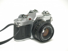 Canon AV-1 cu obiectiv Canon FD 50mm 1.8 foto