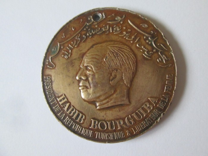 Rara! Tunisia medalie presedintele Habib Bourguiba 1956-1976:A XX-a aniversare de la codul personal tunisian,diametrul=44 mm