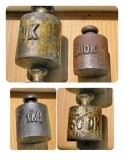 B670-Grup de 4 greutati vechi fier. Contine 2 greutati de 1 kg, 2 greutati de 500 grame.
