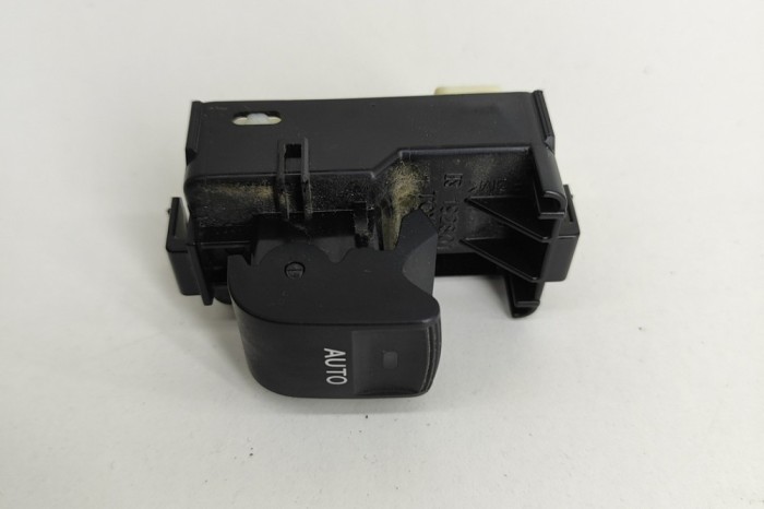 Buton geam ușă dreapta față TOYOTA PRIUS PLUS _W4_ 2012 OEM: 84810-33120 23304680