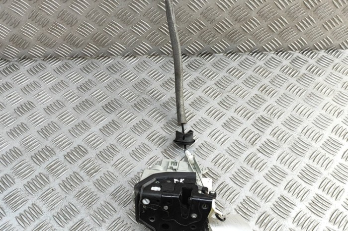 &Icirc;ncuietoare ușă st&acirc;nga față AUDI A6 4G2, C7, 4GC 2017 OEM: 8J2837015E | 30739517