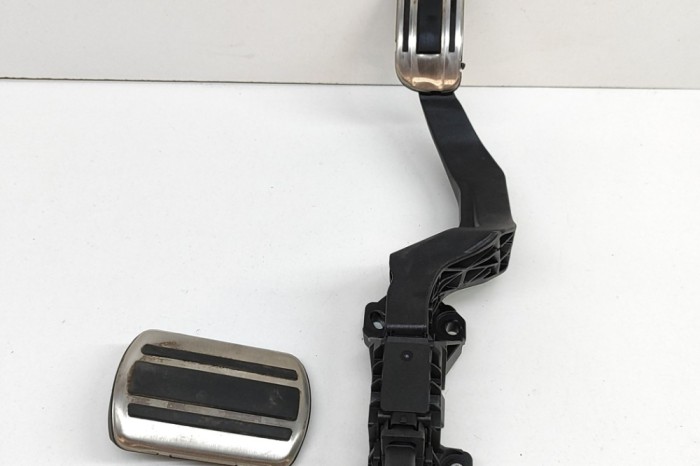 Pedala de accelerație PEUGEOT 2008 II 2023 OEM: 9827705480,6PV013524,9824805180 28032831
