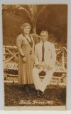 BAILE GOVORA , CUPLU PE BANCA , FOTOGRAFIE FORMAT CARTE POSTALA , 1931