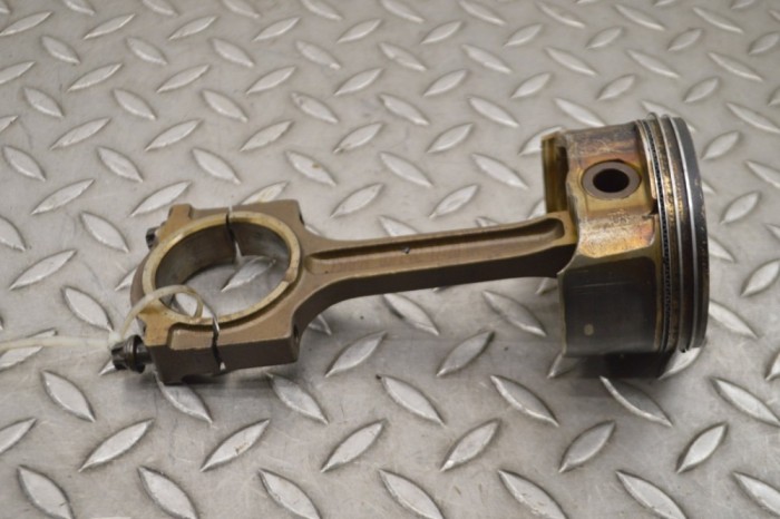 Piston VOLVO XC90 II 2015 15446869