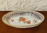 COSULET/ FRUCTIERA DIN PORTELAN FIN- MARCAJ PORTELANUL ALBA- IULIA LUCRU MANUAL L24CM