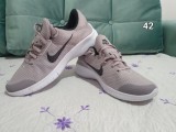 Adidasi Nike originali , noi