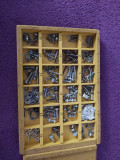 Cutie veche casetata cu capac tip sertar,cutie vintage compartimentata suruburi