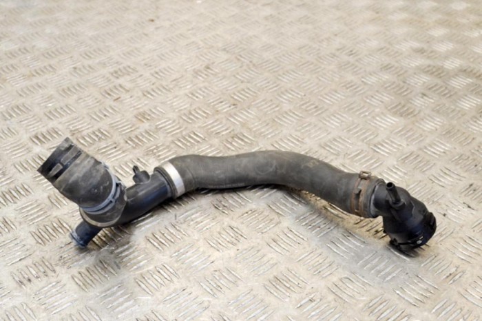 Furtun radiator răcire st&acirc;nga VW PASSAT B7 362 2011 OEM: 3AA122101 | 14654149