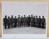 DELEGATIE MILITARA ROMANA IN CHINA , POZA DE GRUP CU OFITERI CHINEZI , IN EXTERIOR , ANII &#039;70 - 80