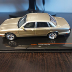 Macheta JAGUAR XJ8 ( X308 ) 1998 - Ixo, scara 1/43, noua.