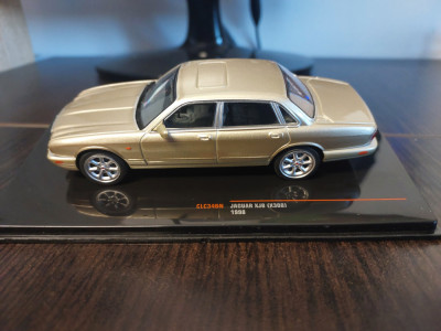 Macheta JAGUAR XJ8 ( X308 ) 1998 - Ixo, scara 1/43, noua. foto