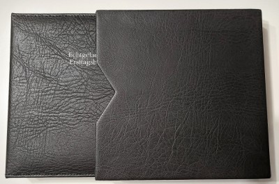 Clasor de timbre, 32 de pagini (16 coli) tip Leuchtturm cu etui negru foto