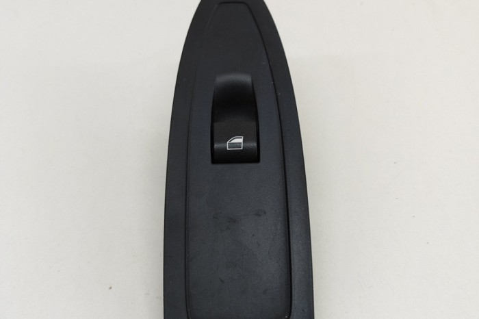 Buton geam ușă st&acirc;nga față BMW 3 Touring F31 2015 OEM: 9208107 22184322