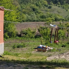 Vând urgent casa la tara mobilata utilata la 27 km Craiova .