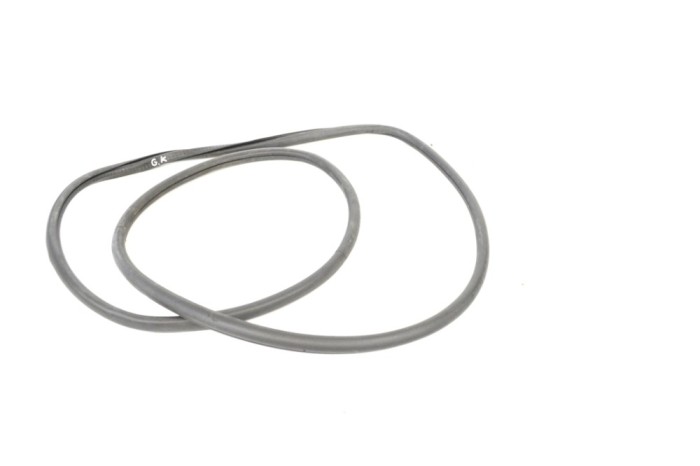 Garnitura ușă st&acirc;nga spate PORSCHE CAYENNE 9PA 2004 OEM: 7L0867367A | 12161602