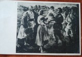 Carte postala, dupa lucrarea pictorului Titina Calugaru, Intalnirea frateasca dintre satenii romani si trupele eliberatoare sovietice