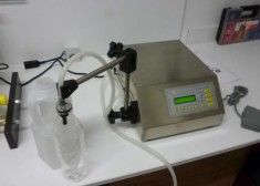 Masina imbuteliat apa plata 220V - dozare automata