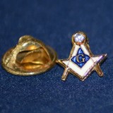 Insigna masonica "Echer compas cu cristal"SRB