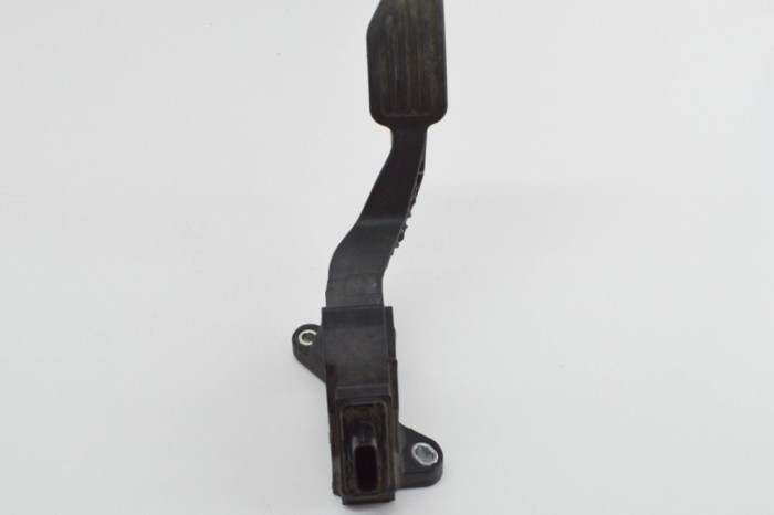 Pedala de accelerație TOYOTA YARIS _P13_ 2012 OEM: 78110-0D160 18336435