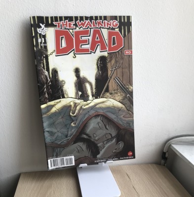 Bandă Desenată &amp;icirc;n Rom&amp;acirc;nă - The Walking Dead #11 (2015) foto