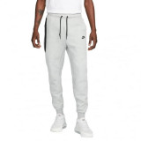 M Pantaloni Nike Tech Fleece JGGR