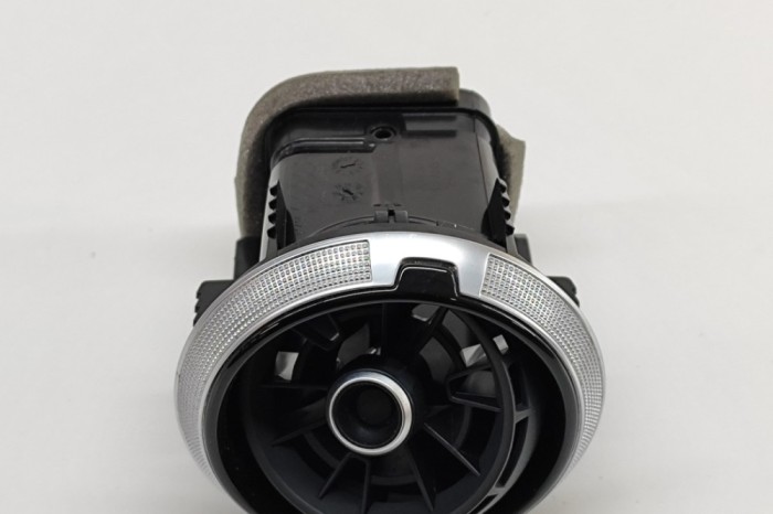 Gura de ventilație planșa de bord AUDI Q2 GA 2021 OEM: 81A820901F 28294638
