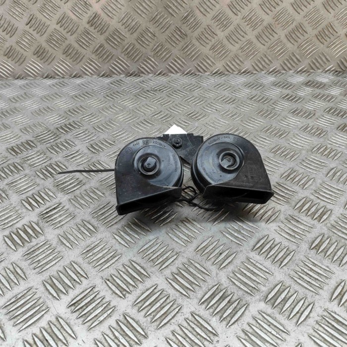 Claxon ASTON MARTIN DB11 2022 OEM: AD23-13A803-BB 25938983