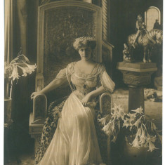 800 - Queen MARY, Maria, Royalty, Regale, Romania - old postcard - unused