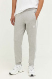 Adidas Originals pantaloni de trening culoarea gri, cu imprimeu IA4795-grey