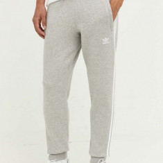 adidas Originals pantaloni de trening culoarea gri, cu imprimeu IA4795-grey