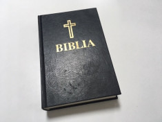 BIBLIA 1982 REEDITATA IN 1992 SUB INDRUMAREA PATRIARHULUI TEOCTIST foto