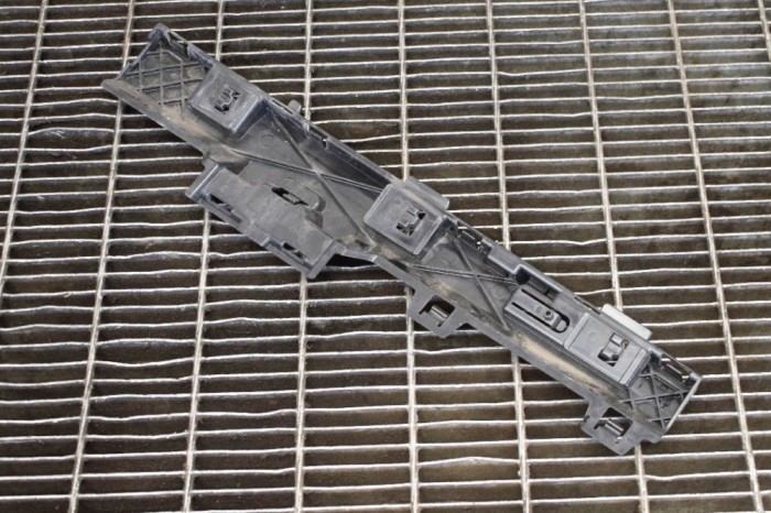 Suport prag lateral BMW 4 Coupe F32, F82 2015 OEM: 7285791 11169554