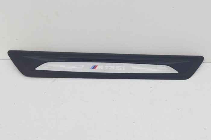 Ornament prag dreapta față BMW 1 F20 2013 OEM: 8055520 12211037
