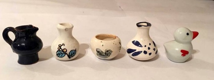 Lot 5 miniaturi vase ceramica, cca 2-4cm, decor, colectie Lot 5 miniaturi vase ceramica, cca 2-4cm, decor, colectie