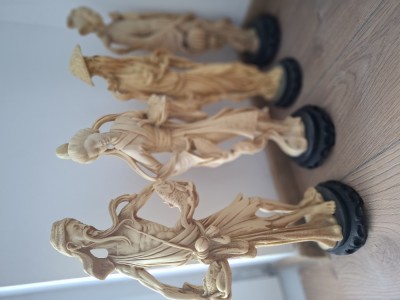 Statuiete asiatice rasina foto