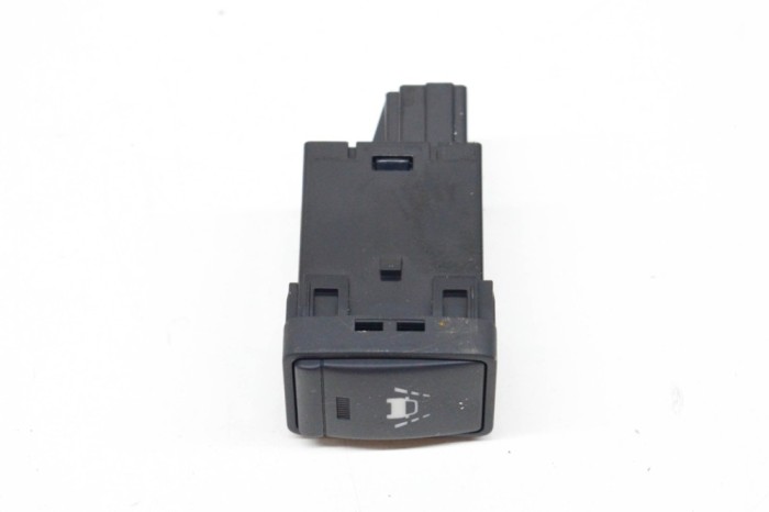 Comutator NISSAN QASHQAI II J11, J11_ 2019 OEM: 083492,81126A 13762823