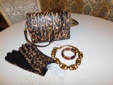 Poseta tip postas animal print, manusi noi asortate, cadou colier si bratara asortate