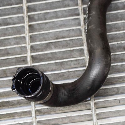 Furtun radiator răcire dreapta MERCEDES-BENZ C W205 2015 OEM: A2058301902 3614293 foto
