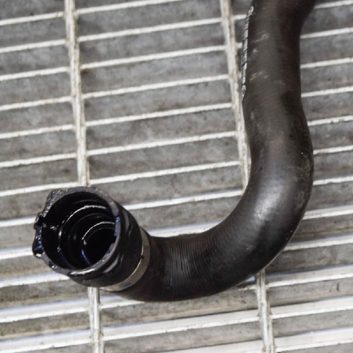 Furtun radiator răcire dreapta MERCEDES-BENZ C W205 2015 OEM: A2058301902 3614293