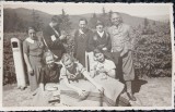 Fotografie tip Carte Postala, Grup de prieteni la munte, perioada interbelica