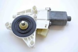 Motor macara geam ușă st&acirc;nga față MERCEDES-BENZ M W164 2005 OEM: 2518200742 1588650