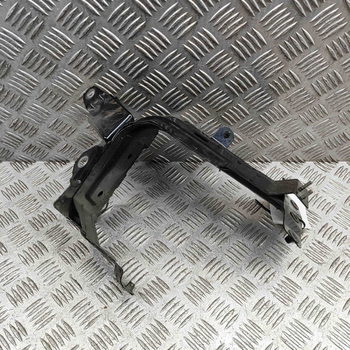 Suport aripa dreapta față AUDI Q7 4M 2015 OEM: 4M0821132C 32028378