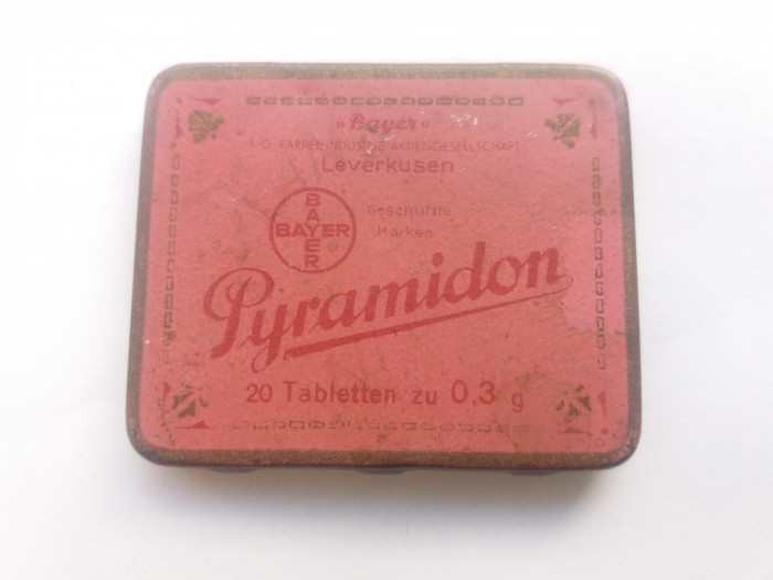 Cutie veche pentru medicamente din tabla-Piramidon