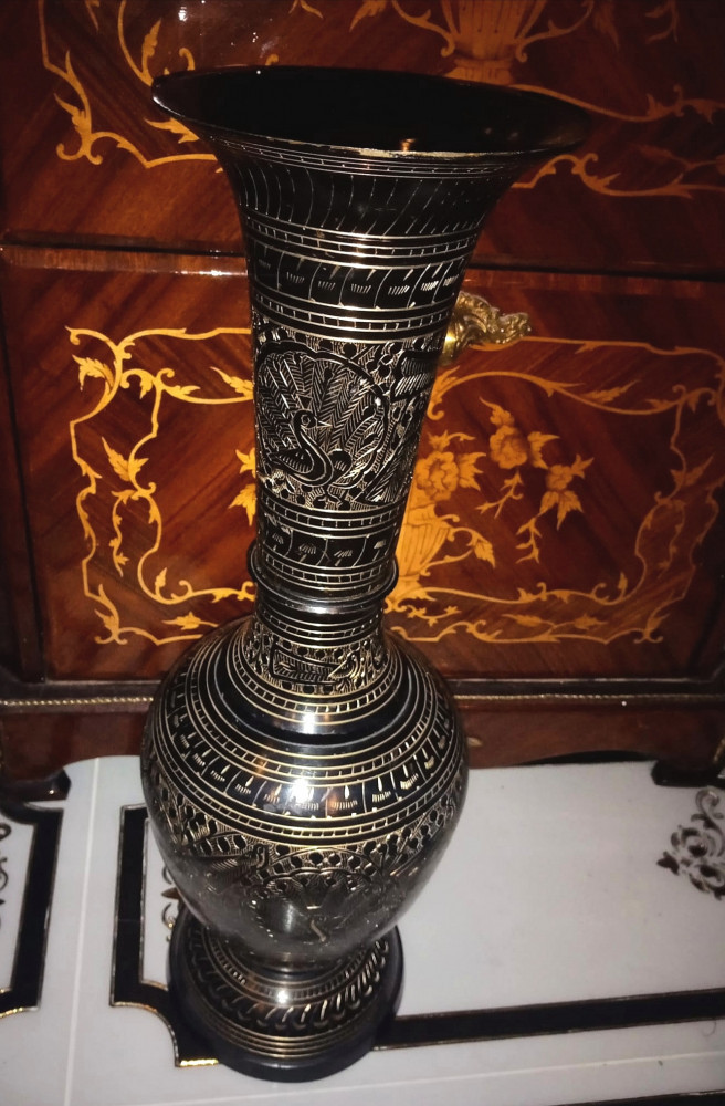 Superbă vaza în stil oriental de dimensiuni impresionante realizata din  bronz | Okazii.ro