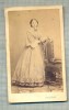 AB FOTO CABINET 69 - DOAMNA TANARA IN TINUTA DE EPOCA - ,,GEORG MARKL"