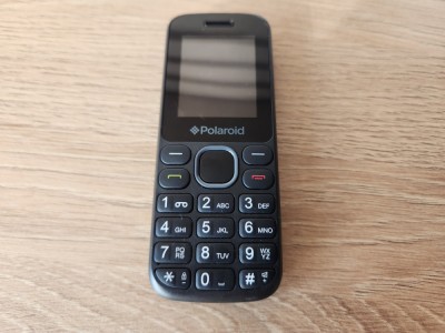 Telefon mobil Polaroid A100 negru ca nou cu folie pe ecran foto
