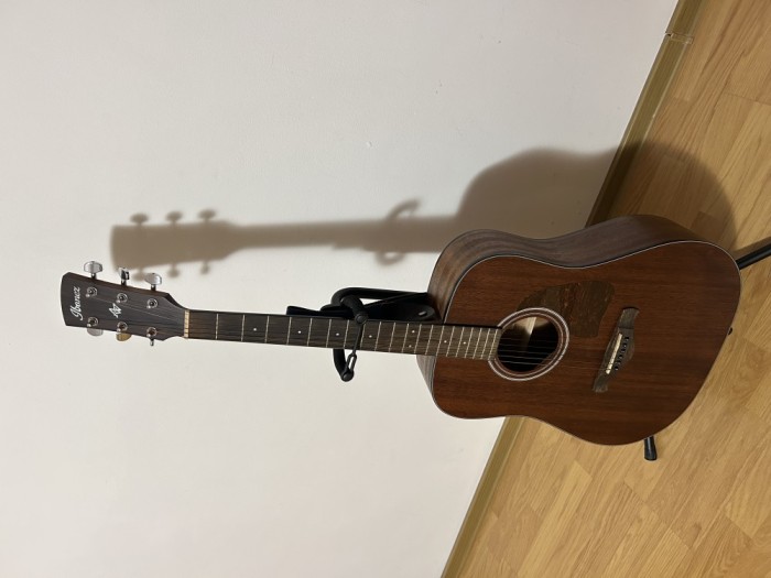 Chitară acustică Ibanez