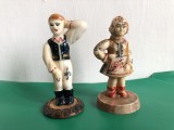 Cumpara ieftin FIGURINE PERECHE IN PORT POPULAR DIN ANII 1960 (ROMANIA)