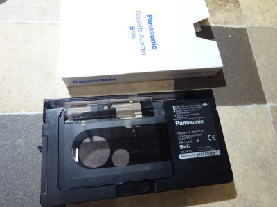 Adaptor caseta Svhs Panasonic VW-TCA7E /Vhs-c to VHS foto