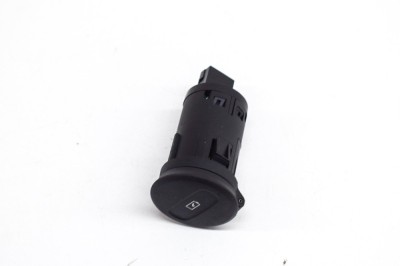 Port USB/AUX-In VOLVO XC60 II 246 2022 OEM: 32231928 20530688 foto